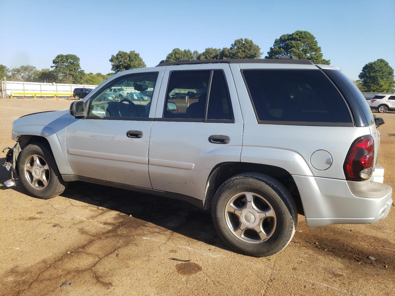2008 Chevrolet Trailblazer Ls - Image 2