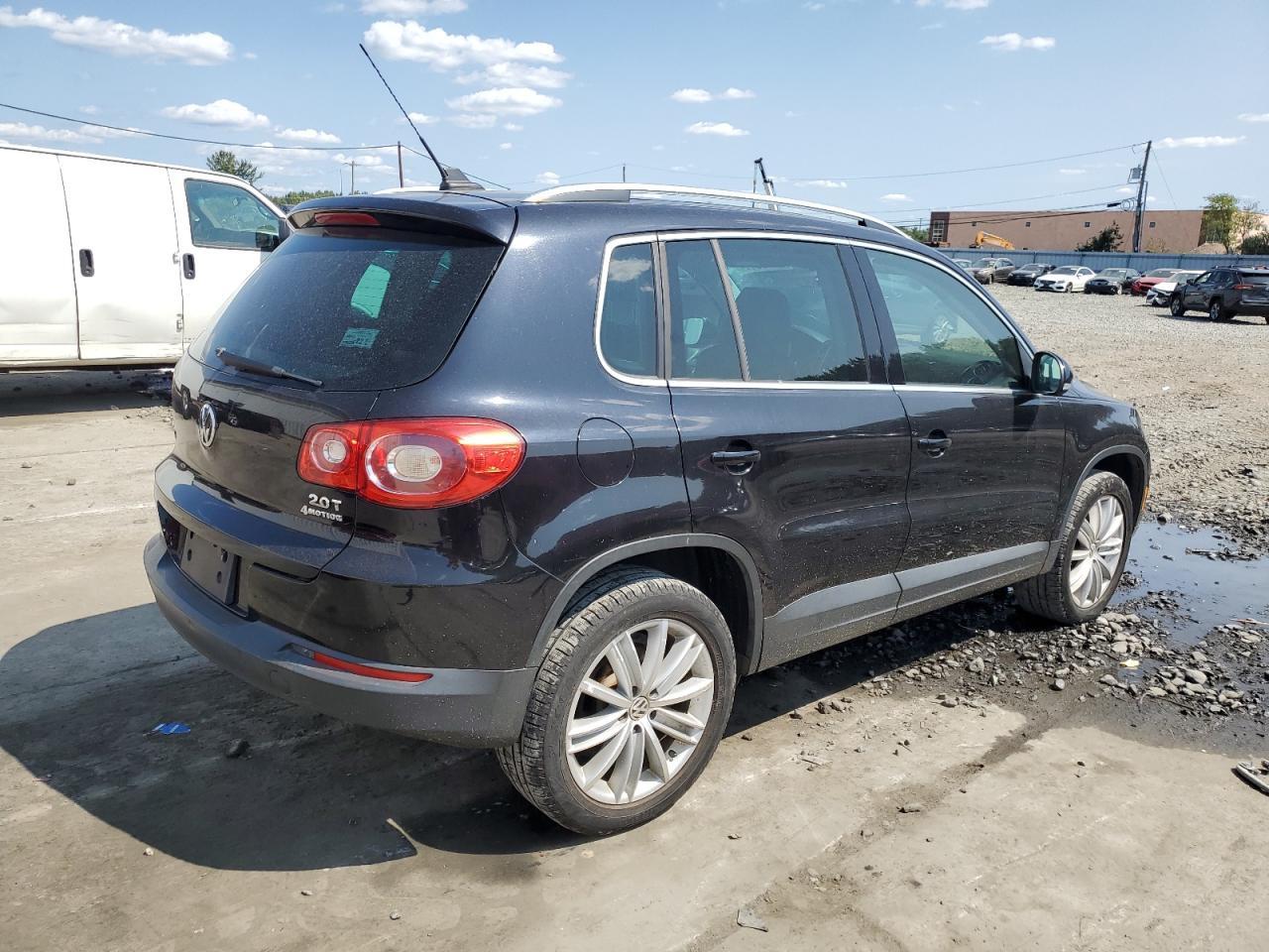 2011 Volkswagen Tiguan S - Фото 3