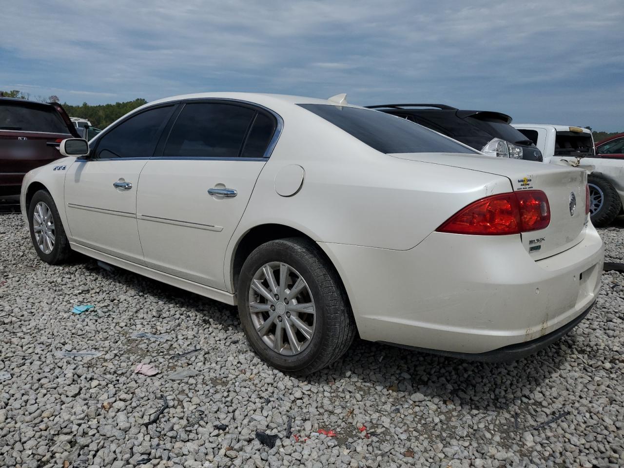 2010 Buick Lucerne Cxl - Image 2