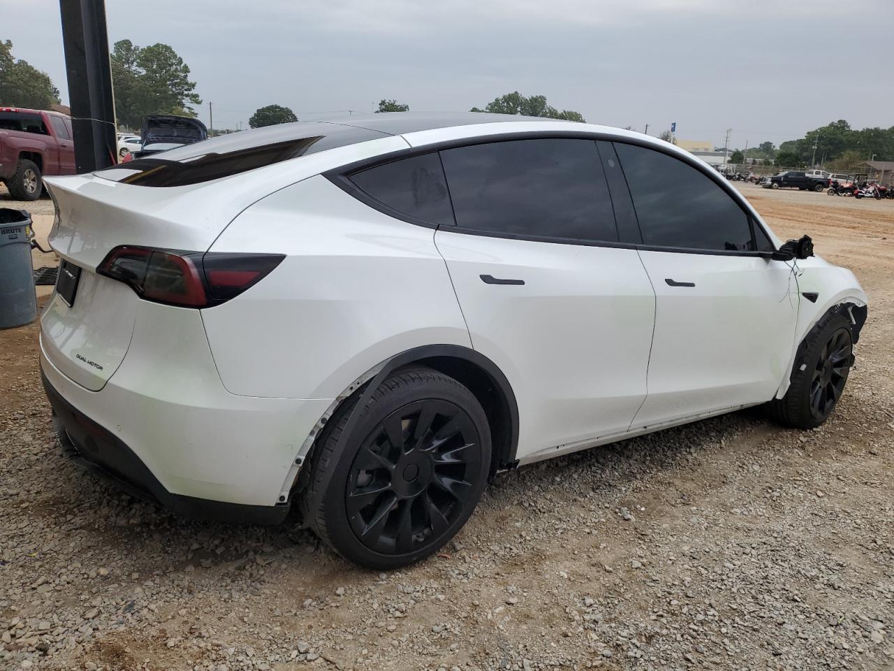 2022 Tesla Model Y - Фото 3