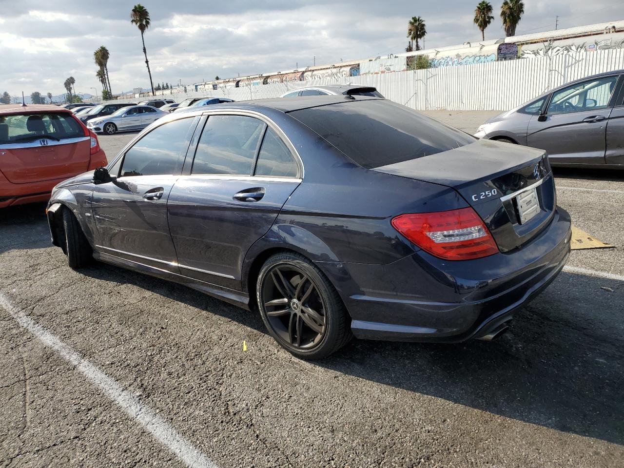 2010 Mercedes-Benz C 250 - Фото 2