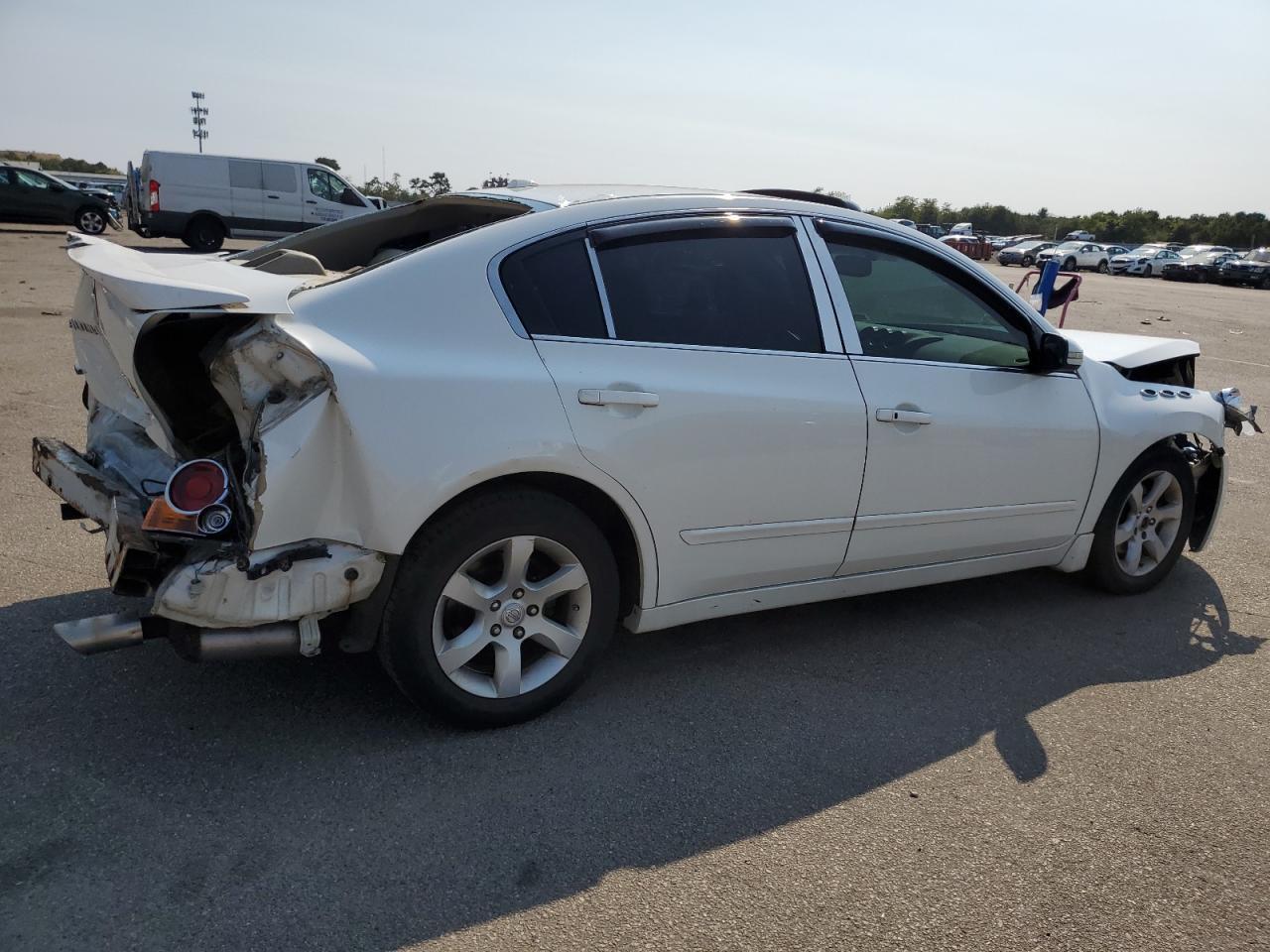2008 Nissan Altima 3.5Se - Фото 3