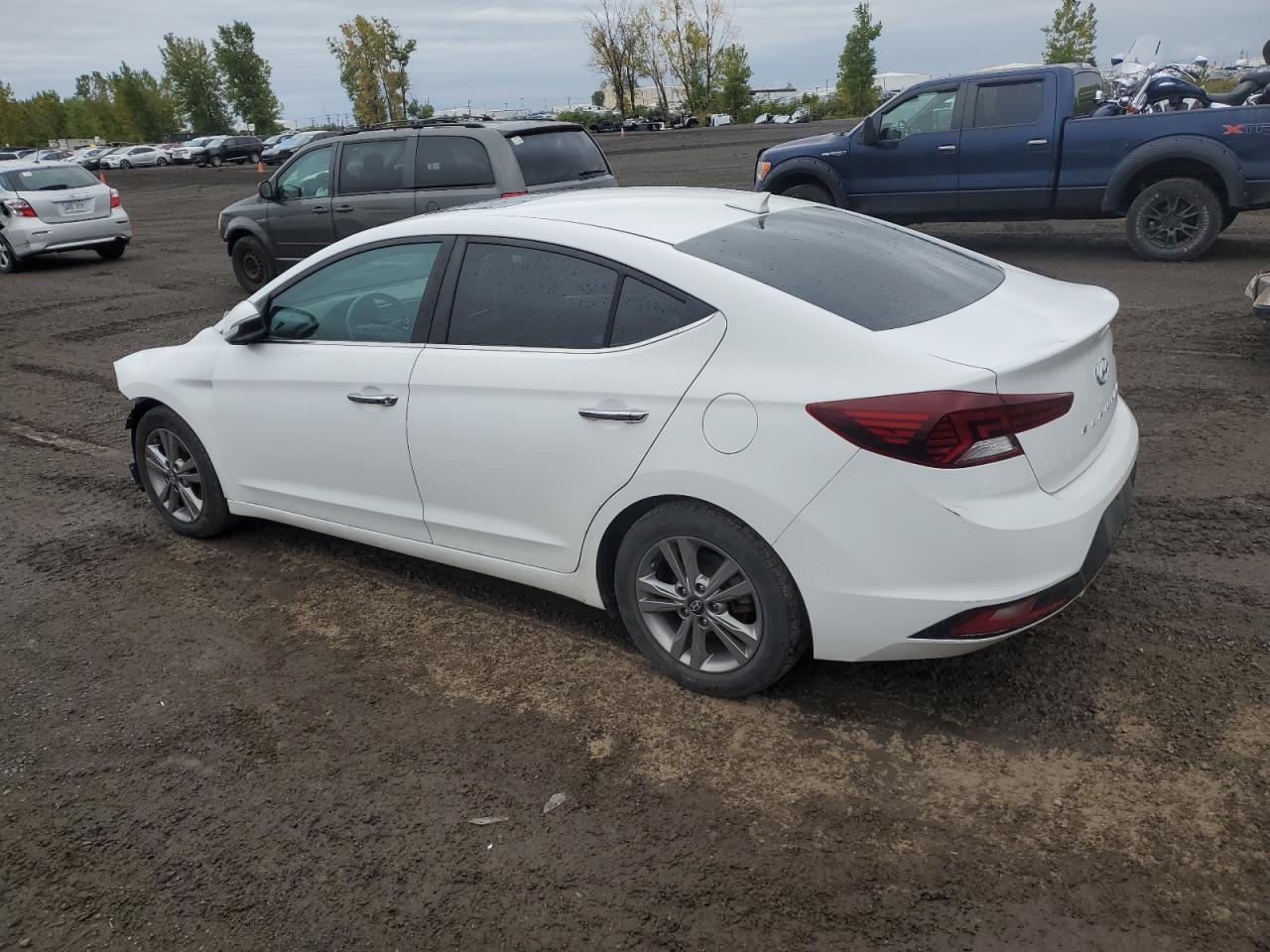 2019 Hyundai Elantra Sel - Image 2