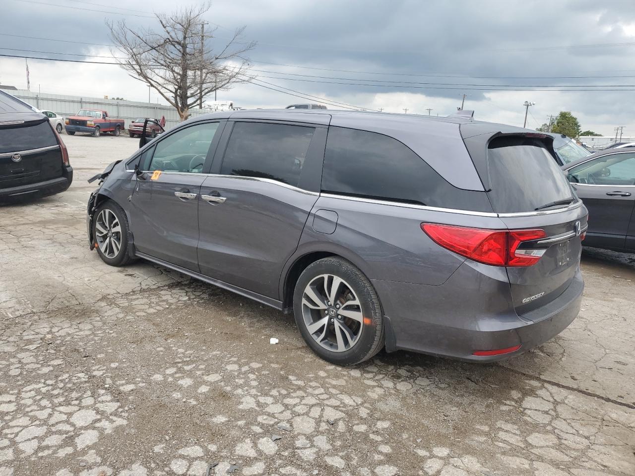 2021 Honda Odyssey Touring - Фото 2