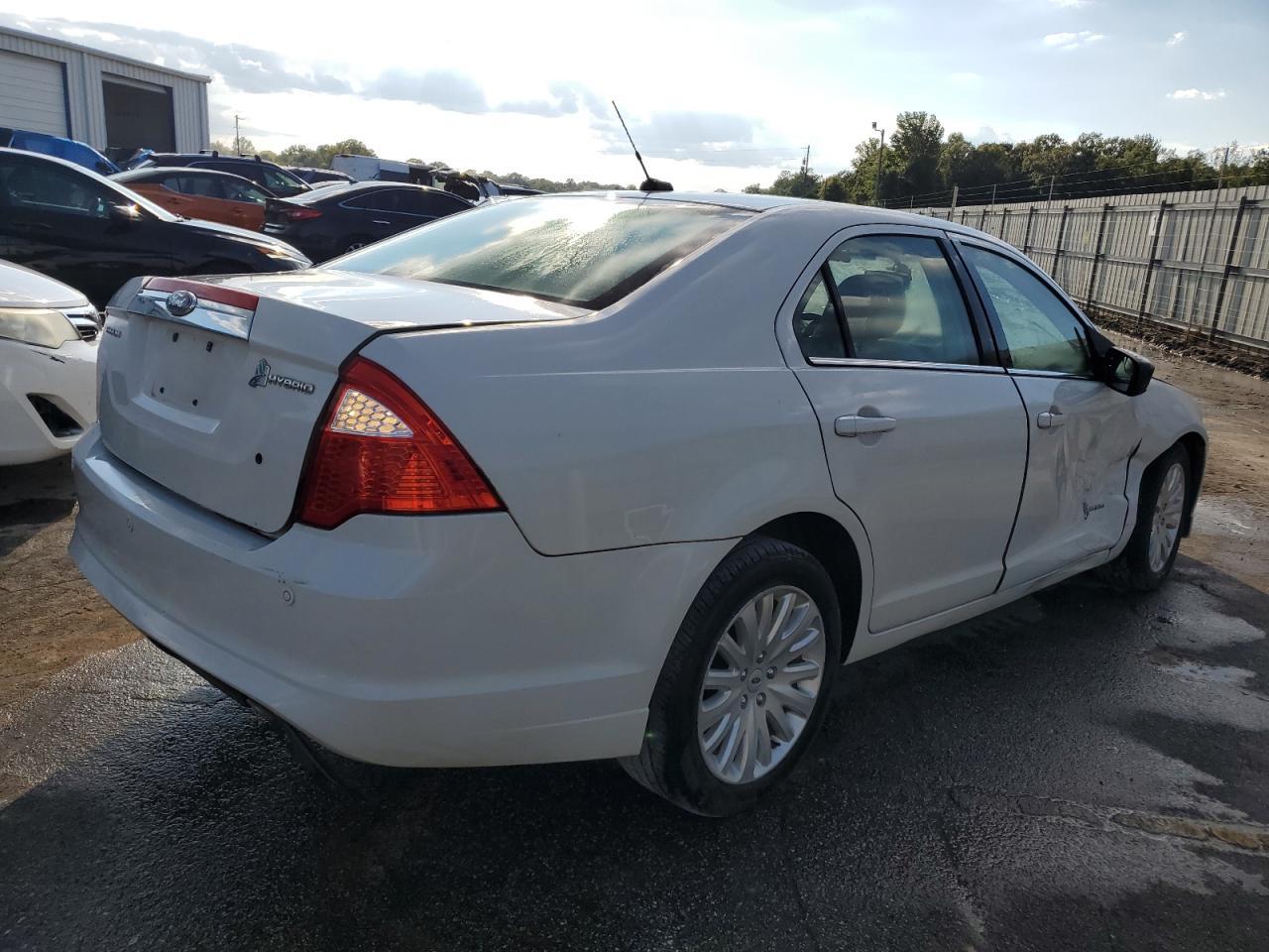 2012 Ford Fusion Hybrid - Фото 3