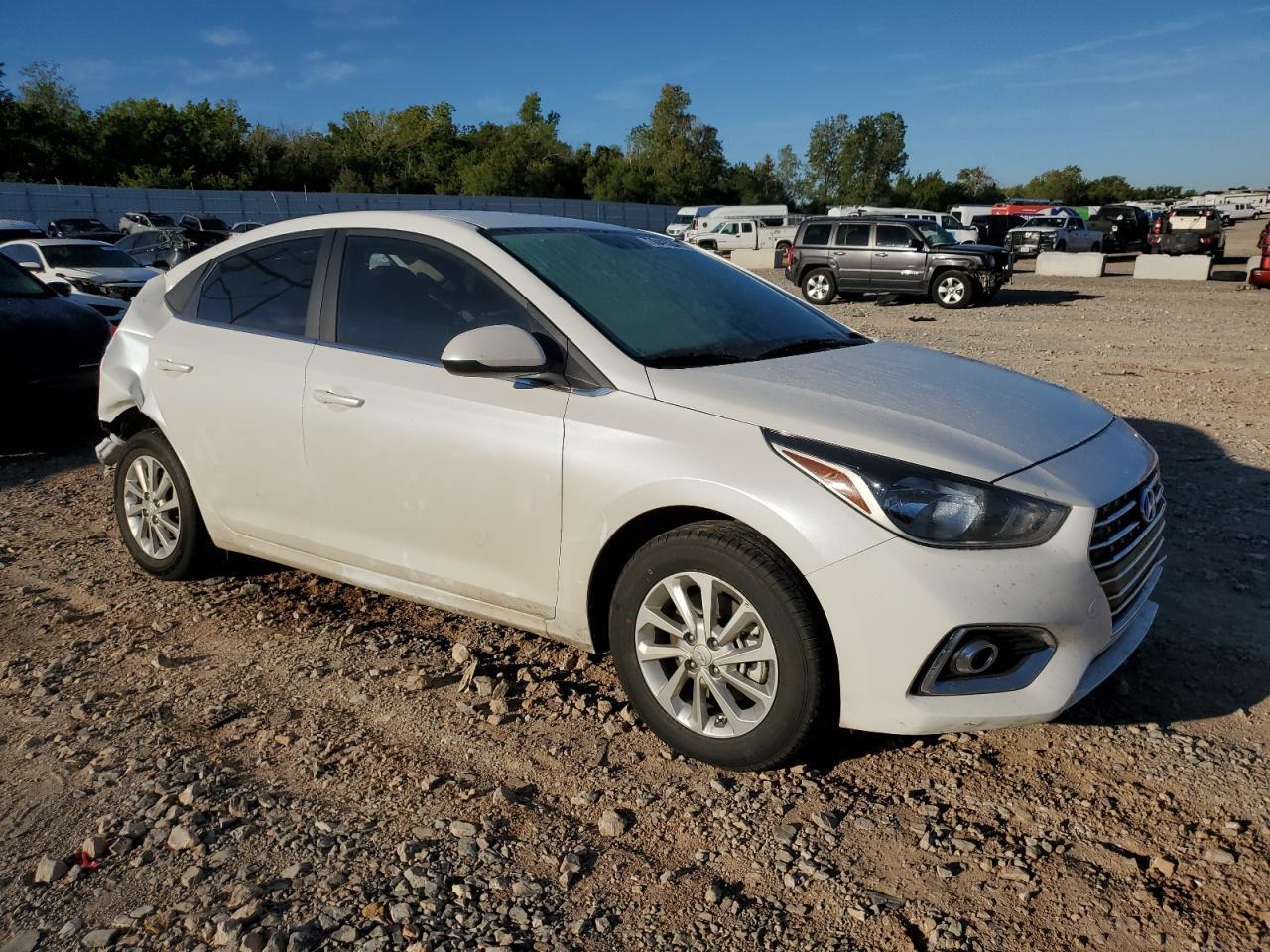 2022 Hyundai Accent Se - Фото 4