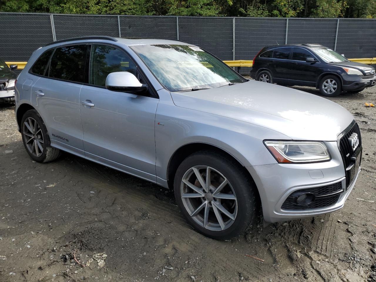 2016 Audi Q5 Premium Plus S-Line - Image 4