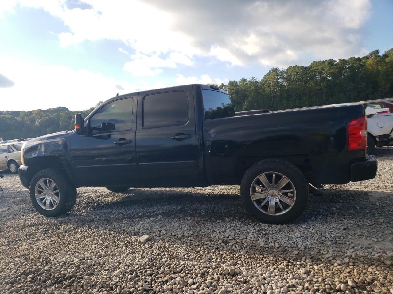 2008 Chevrolet Silverado C1500 - Image 2