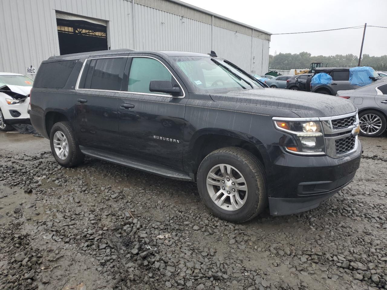 2018 Chevrolet Suburban C1500 Lt - Image 4