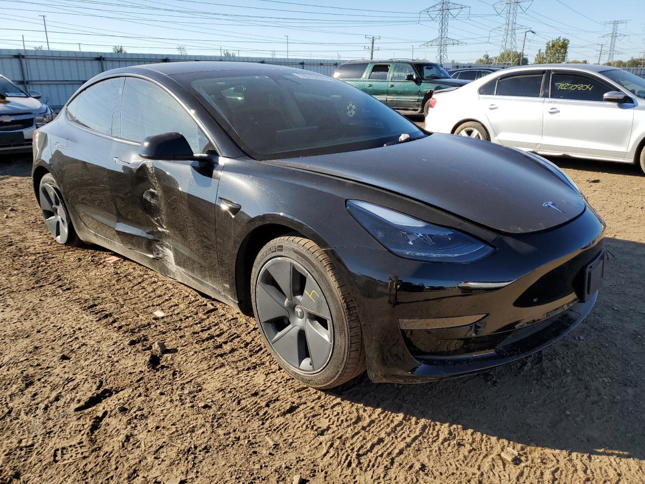 2023 Tesla Model 3 - Фото 4