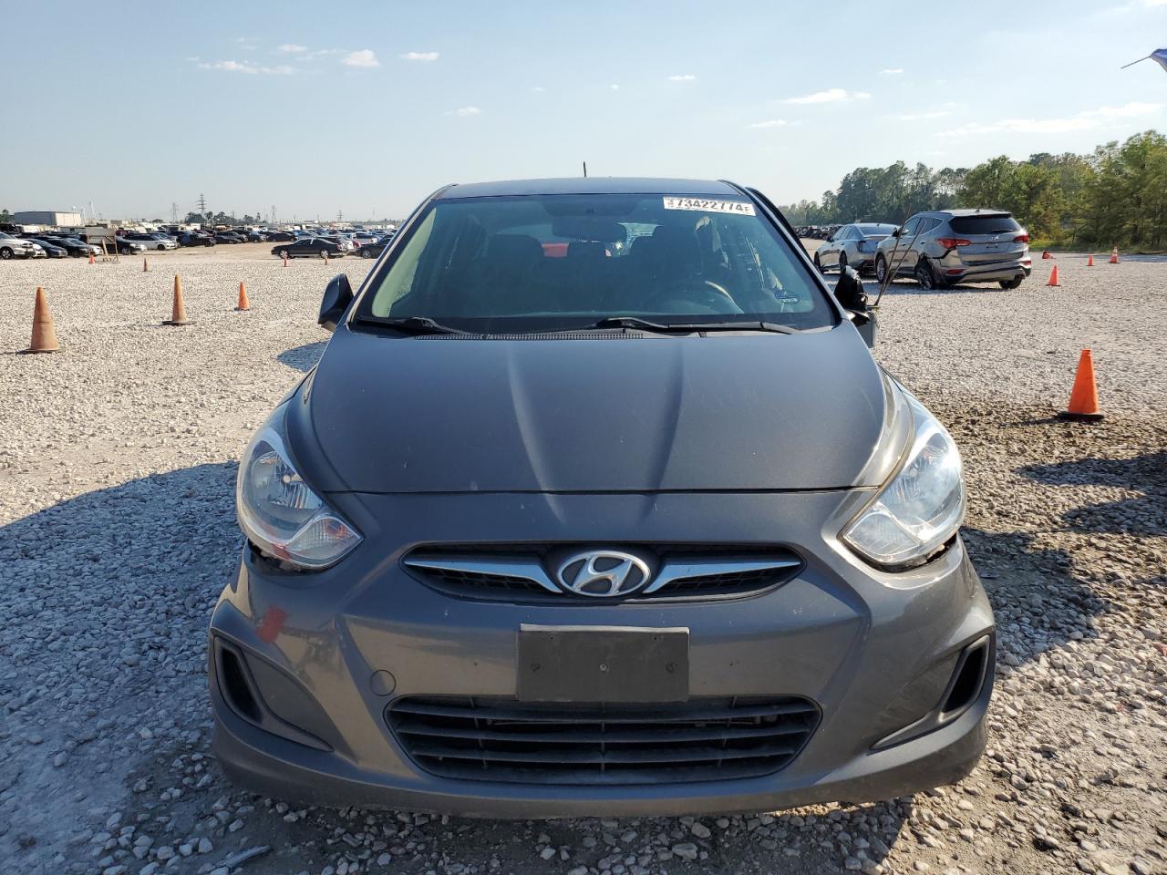 2012 Hyundai Accent Gls - Image 5