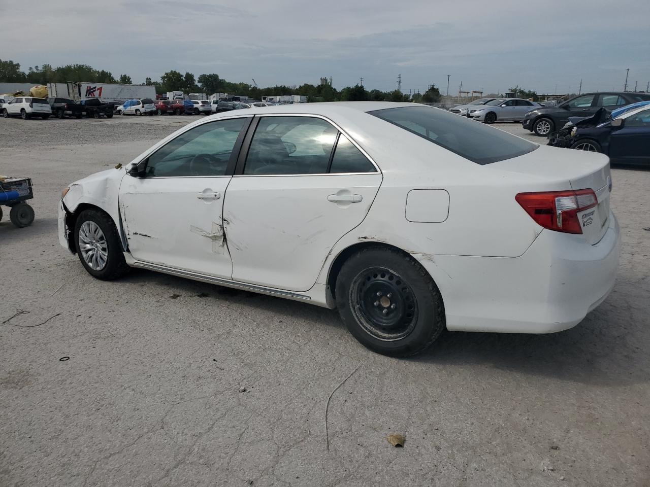 2014 Toyota Camry L - Image 2