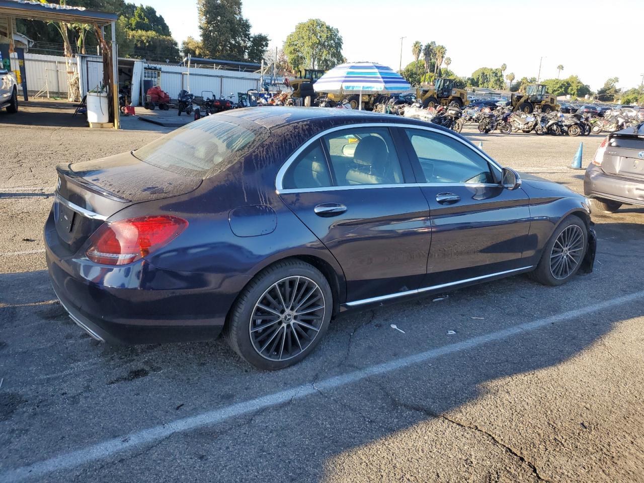 2020 Mercedes-Benz C 300 - Фото 3