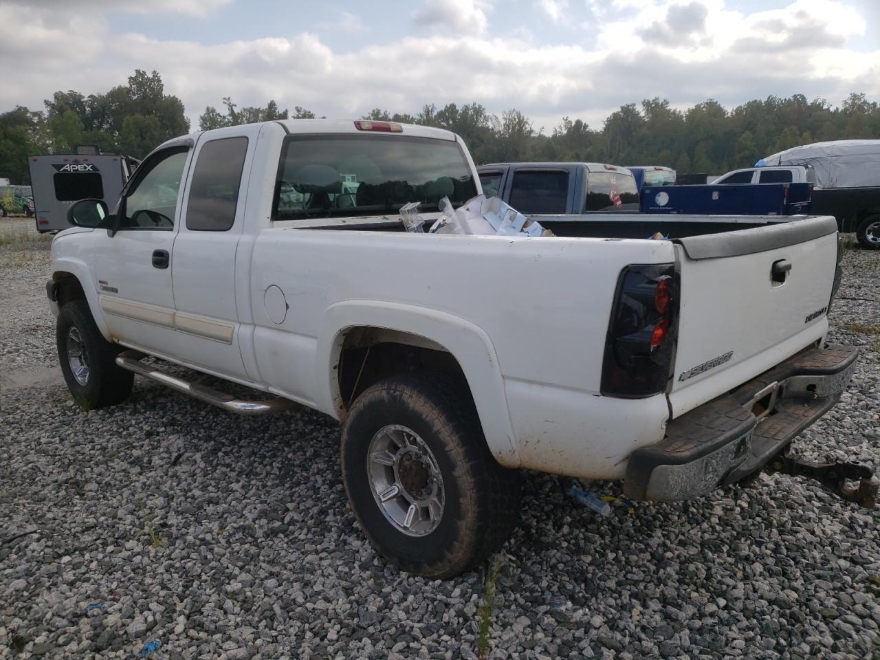 2004 Chevrolet Silverado C2500 Heavy Duty - Фото 2