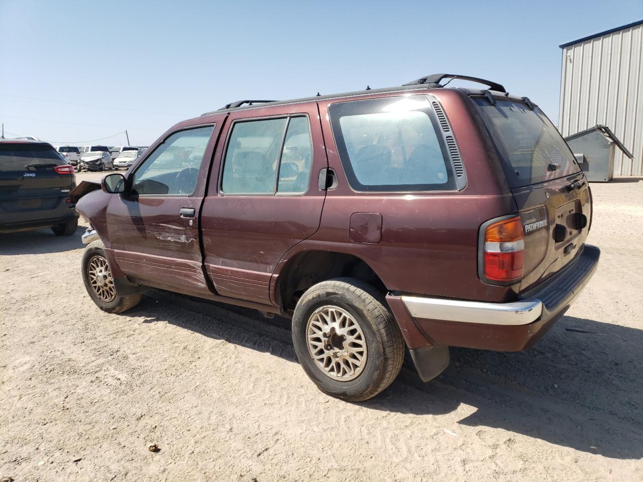 1997 Nissan Pathfinder Xe - Image 2