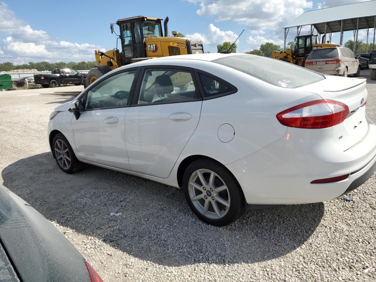 2019 Ford Fiesta Se - Фото 2