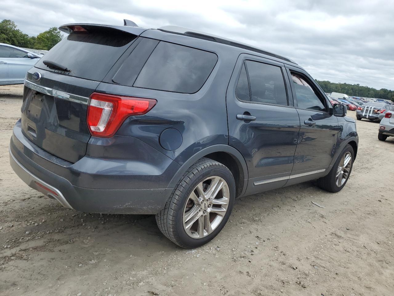 2017 Ford Explorer Xlt - Фото 3