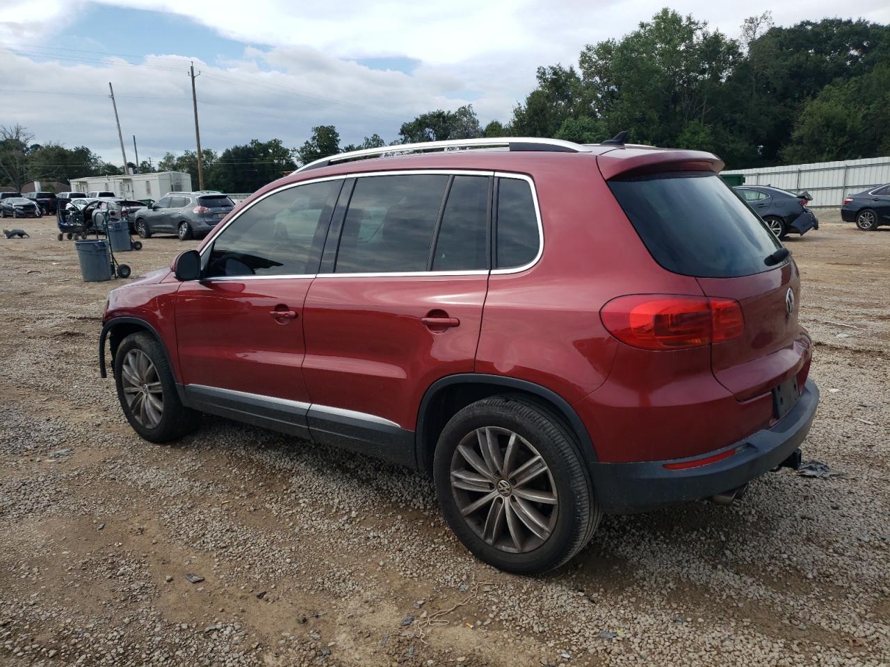 2014 Volkswagen Tiguan S - Фото 2