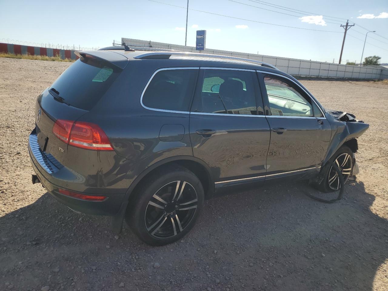 2013 Volkswagen Touareg V6 Tdi - Image 3