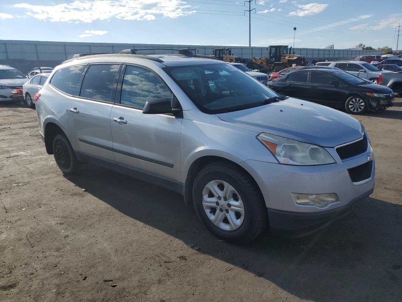 2011 Chevrolet Traverse Ls - Image 4