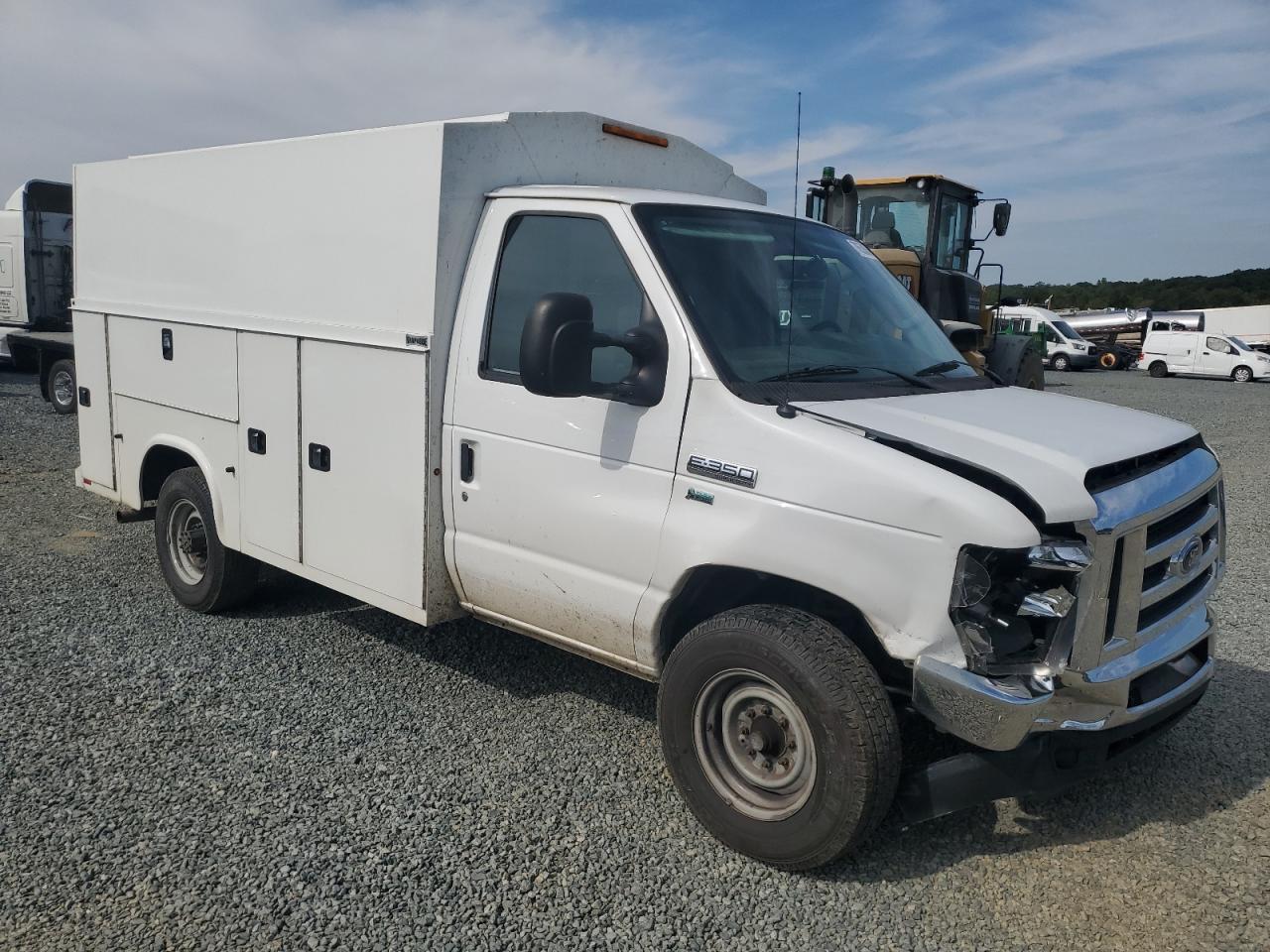 2017 Ford Econoline E350 Super Duty Cutaway Van - Фото 4