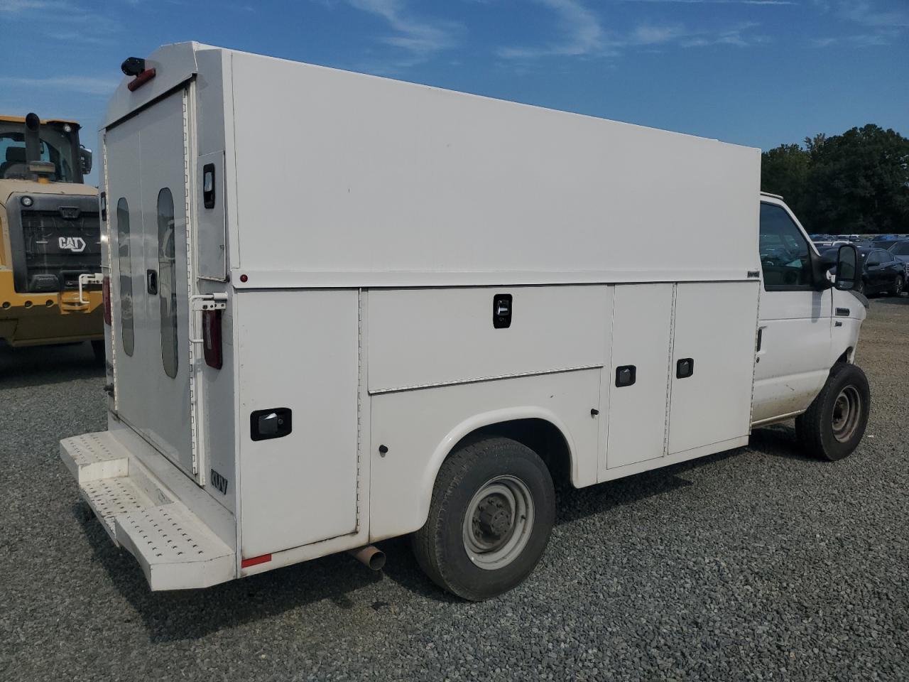 2017 Ford Econoline E350 Super Duty Cutaway Van - Фото 3
