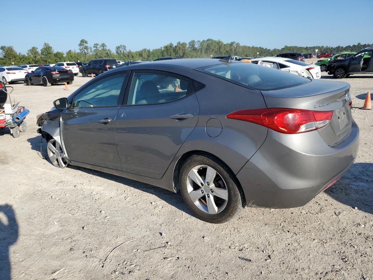 2013 Hyundai Elantra Gls - Image 2