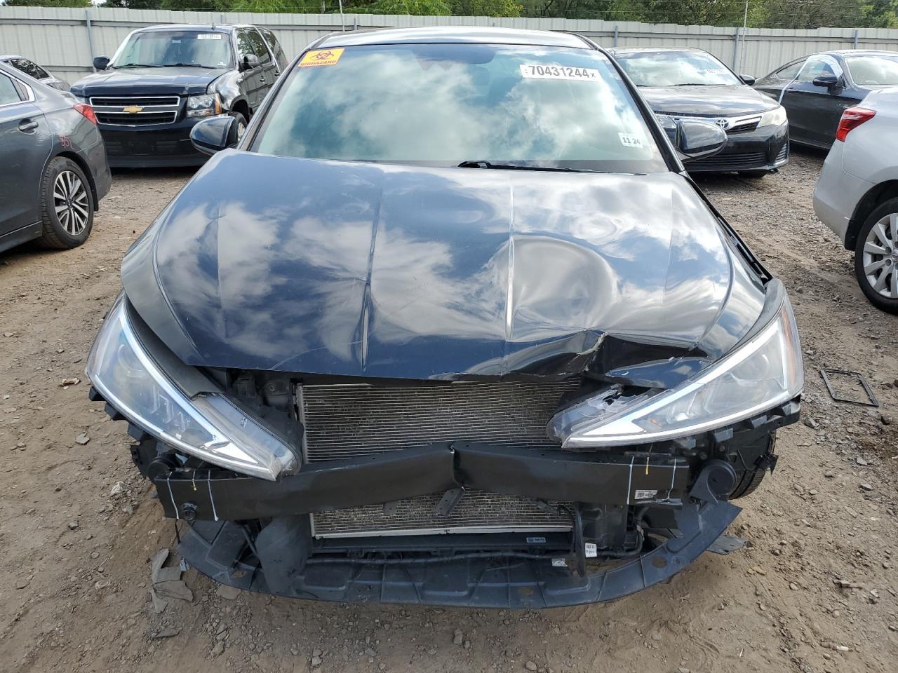 2020 Hyundai Elantra Se - Image 5