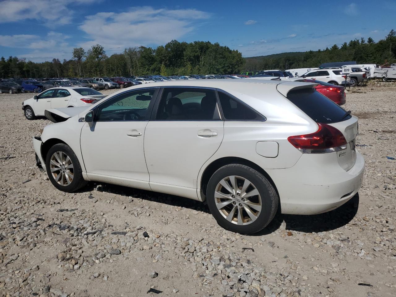 2013 Toyota Venza Le - Image 2
