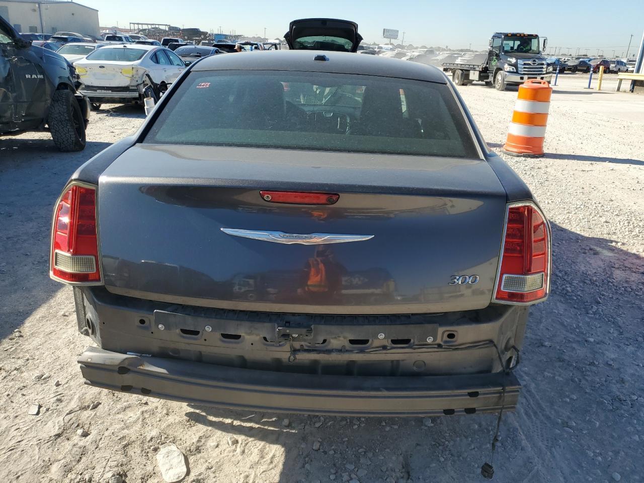 2014 Chrysler 300 - Фото 6