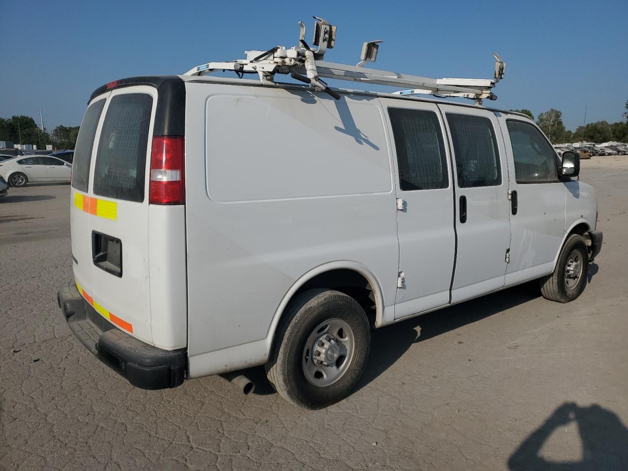 2018 Chevrolet Express G2500 - Фото 3