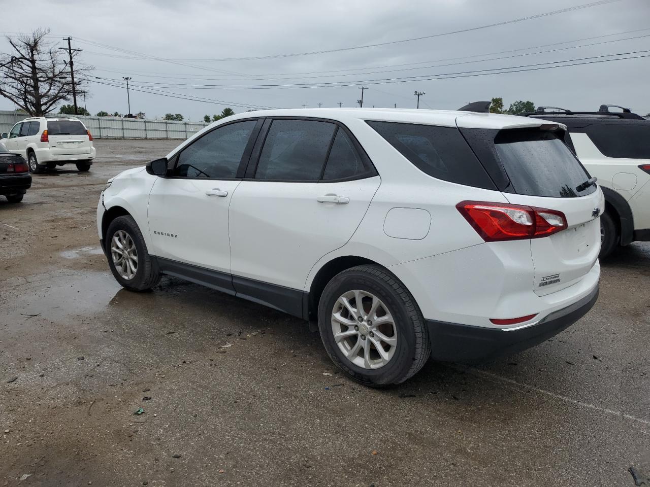 2018 Chevrolet Equinox Ls - Фото 2