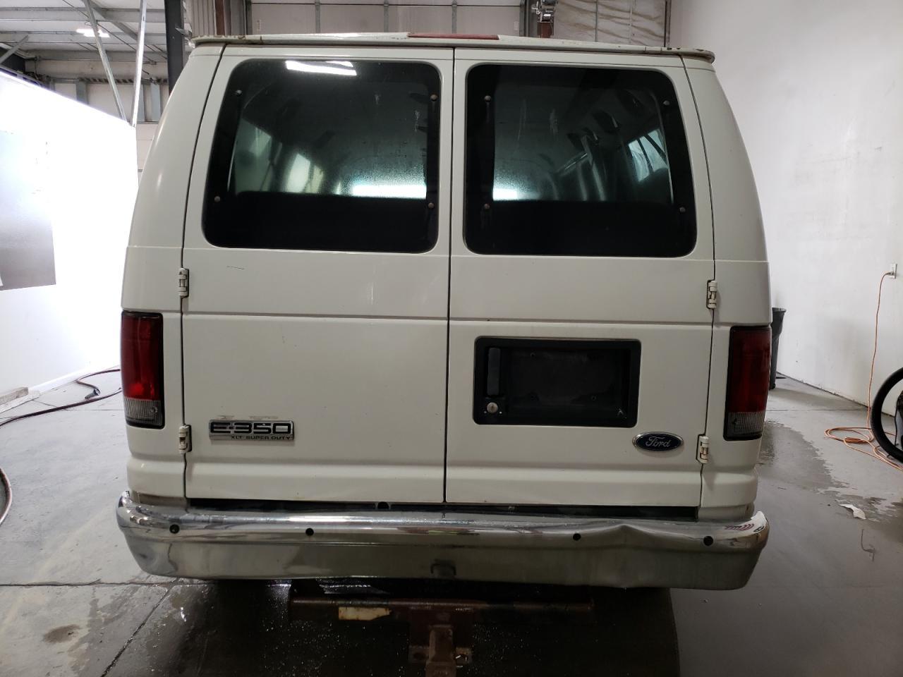 2006 Ford Econoline E350 Super Duty Wagon - Фото 6