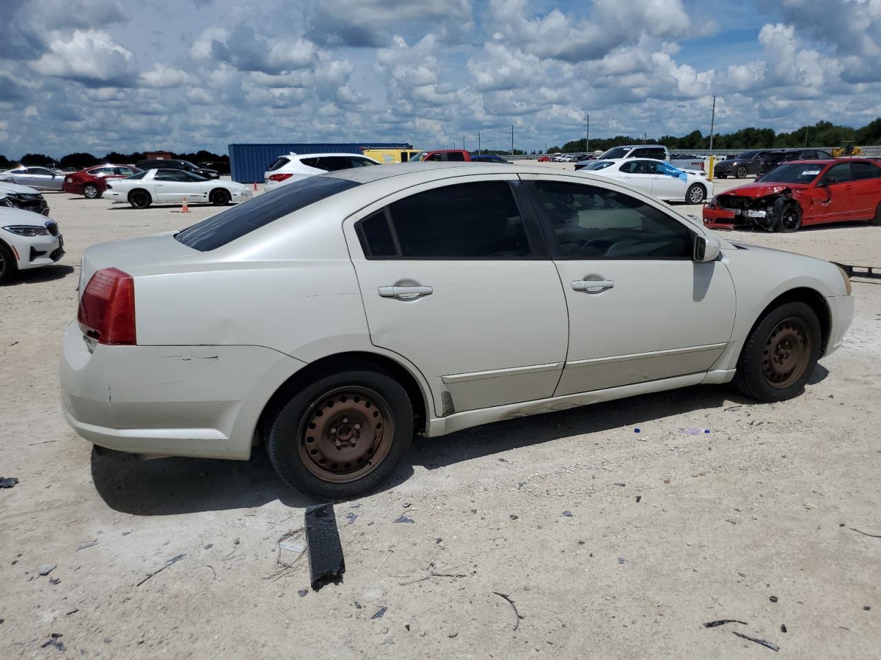 2004 Mitsubishi Galant Es Medium - Фото 3