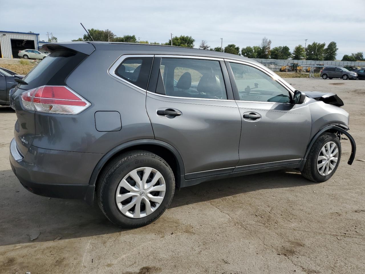 2016 Nissan Rogue S - Image 3