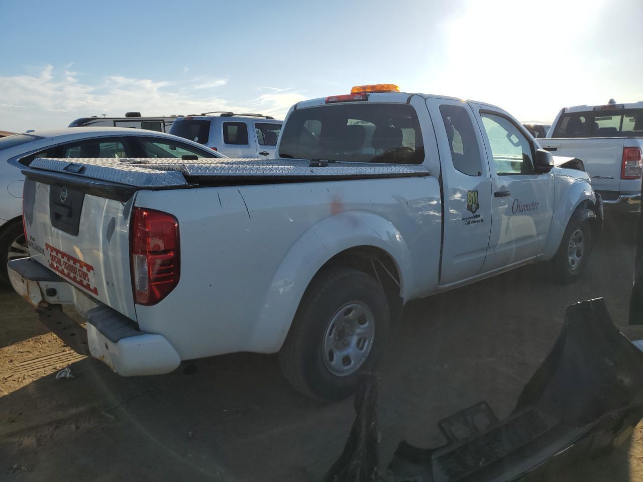 2017 Nissan Frontier S - Фото 3