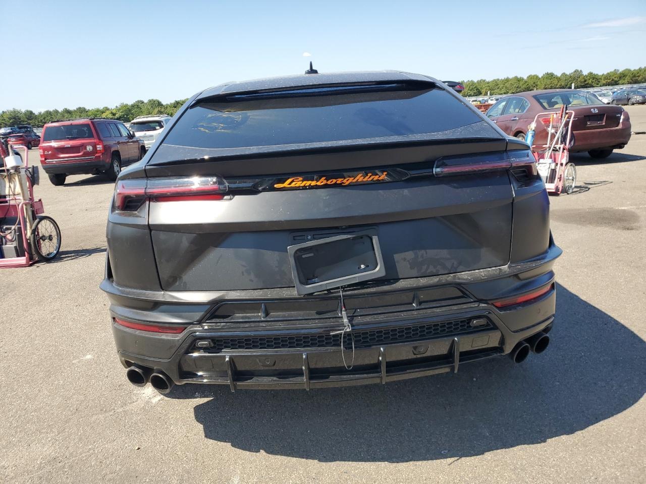 2024 Lamborghini Urus S - Image 6
