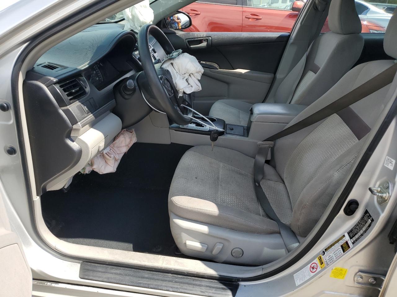 2014 Toyota Camry L - Фото 7