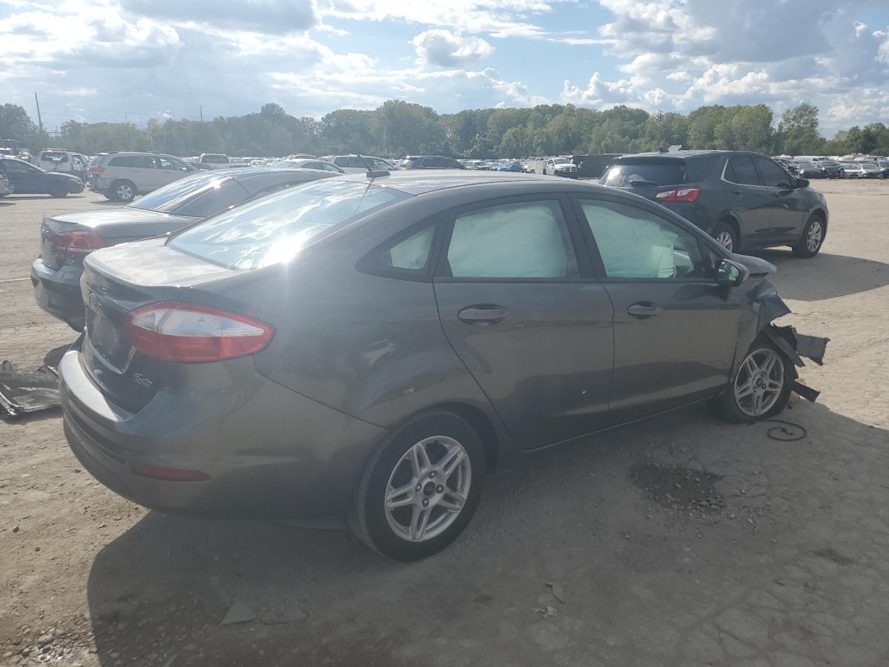 2018 Ford Fiesta Se - Фото 3