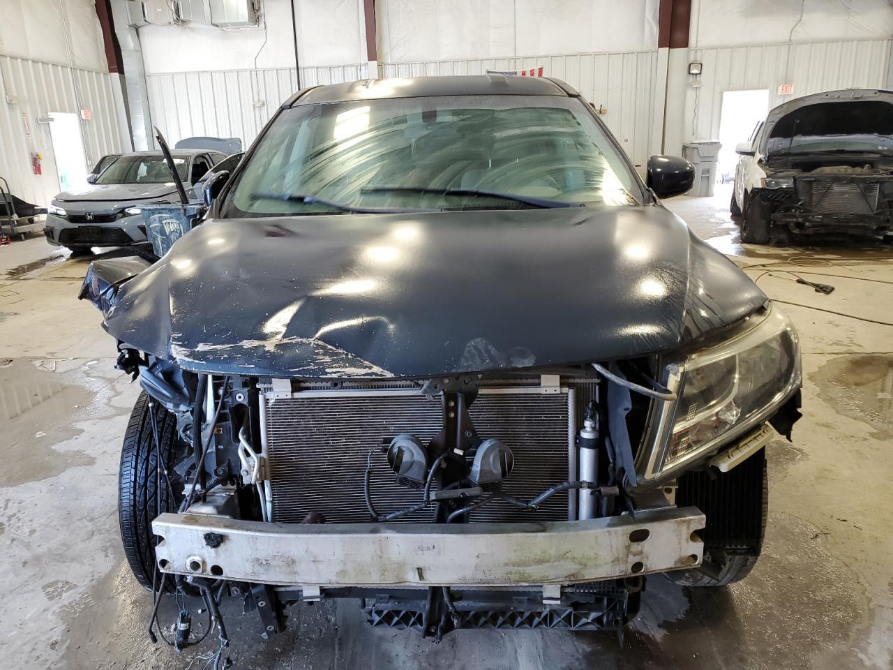 2013 Nissan Pathfinder S - Image 5