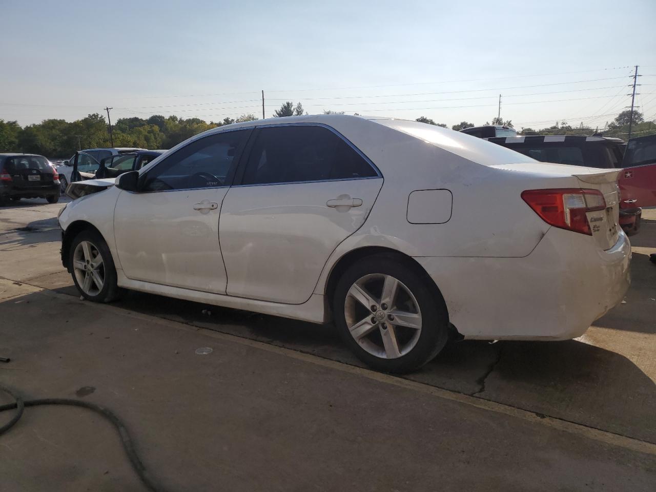 2014 Toyota Camry L - Image 2