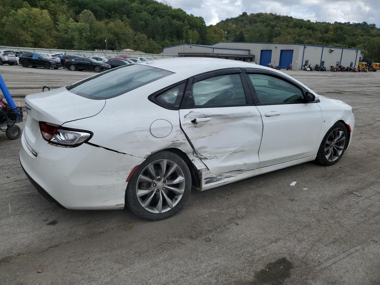 2015 Chrysler 200 S - Фото 3