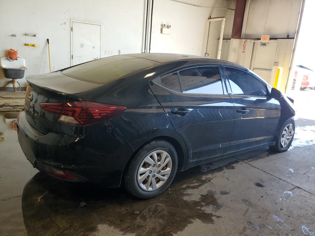 2019 Hyundai Elantra Se - Image 4