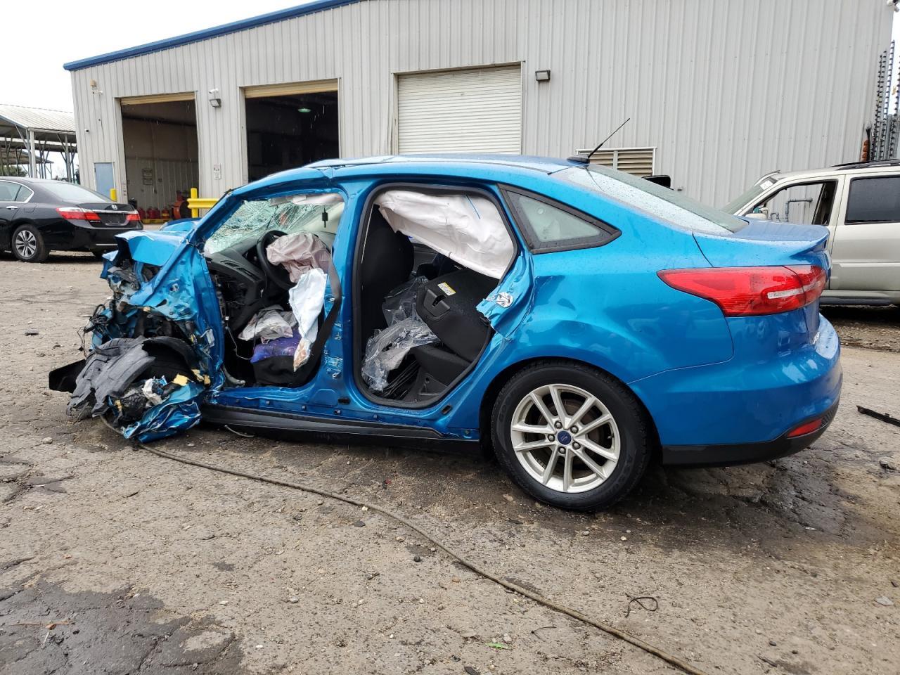 2017 Ford Focus Se - Image 2