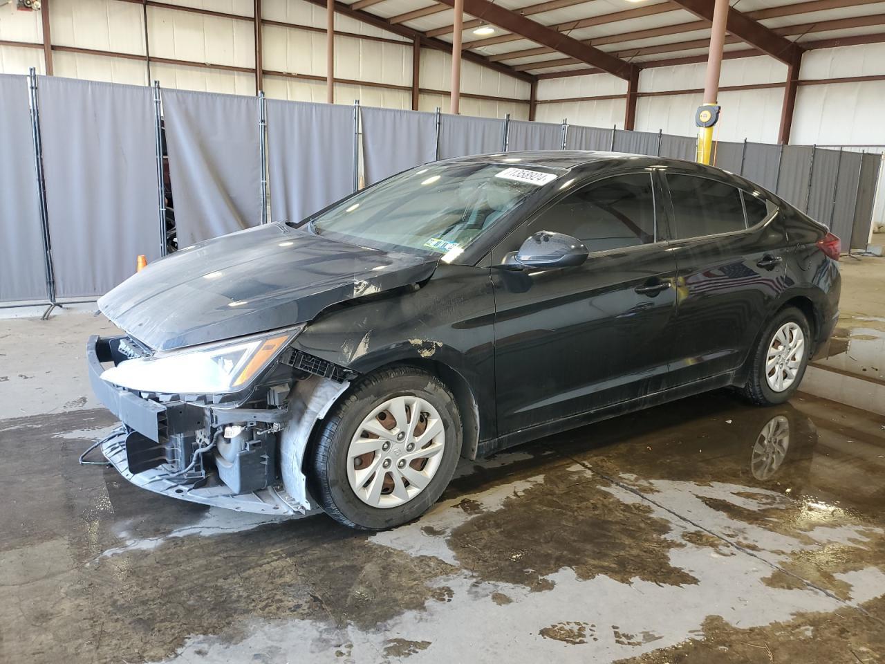 2019 Hyundai Elantra Se - Image 2