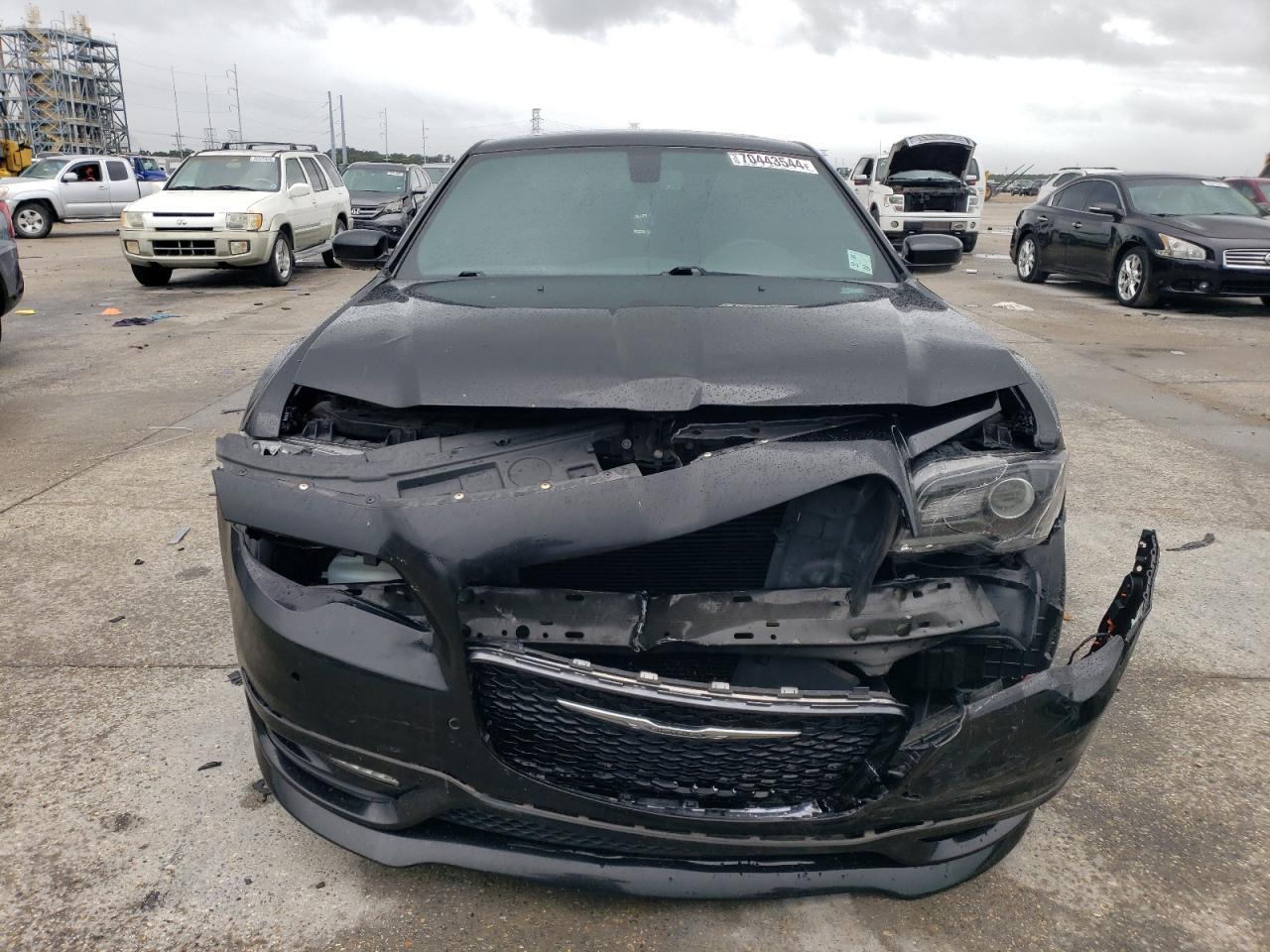 2018 Chrysler 300 S - Image 5