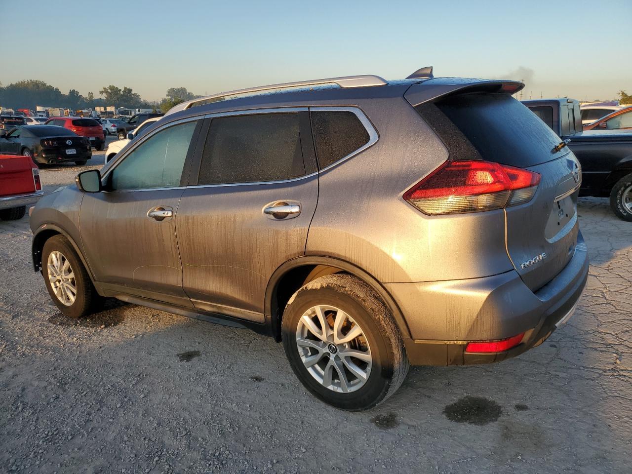 2018 Nissan Rogue S - Фото 2