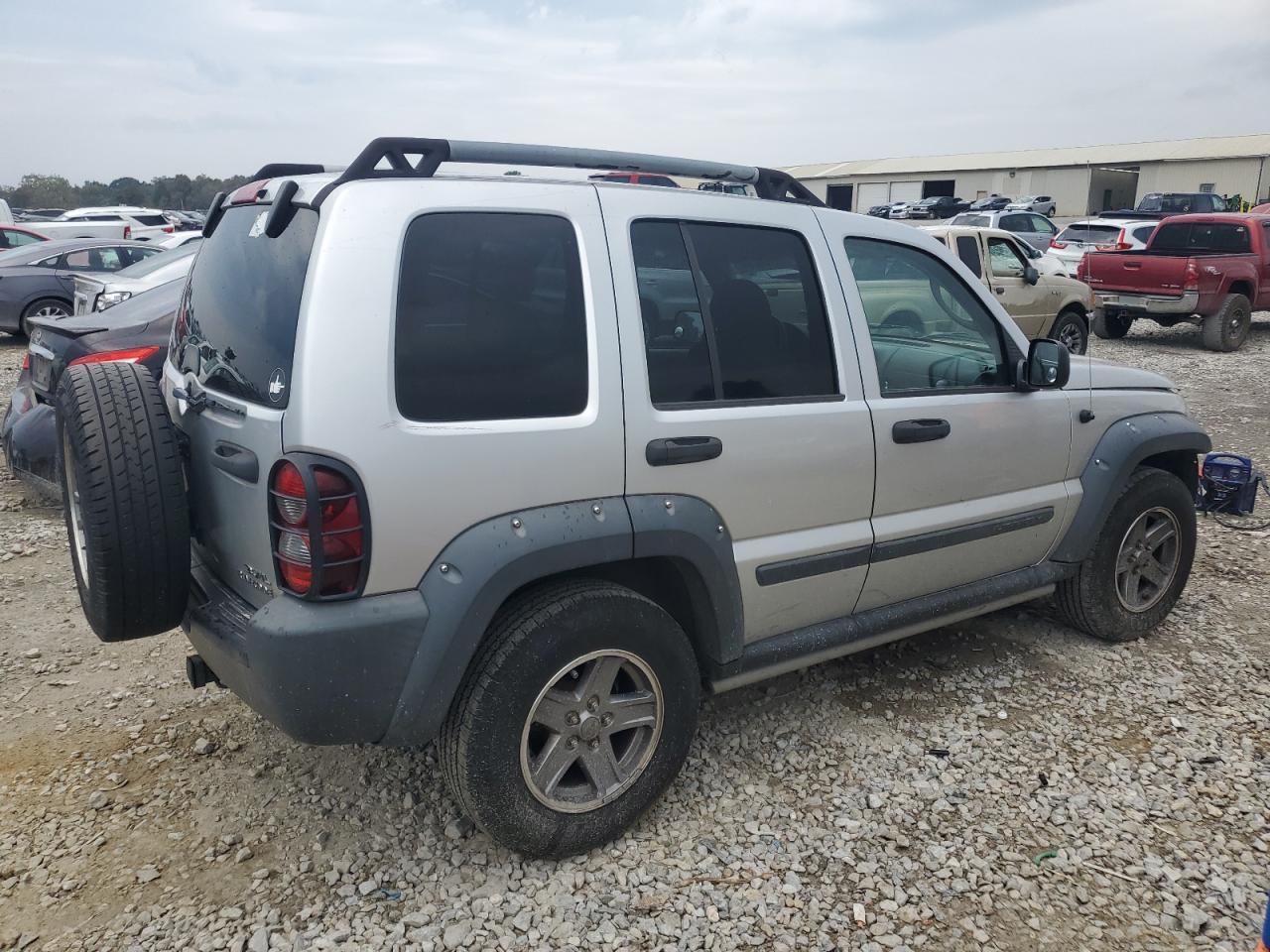 2005 Jeep Liberty Renegade - Фото 3