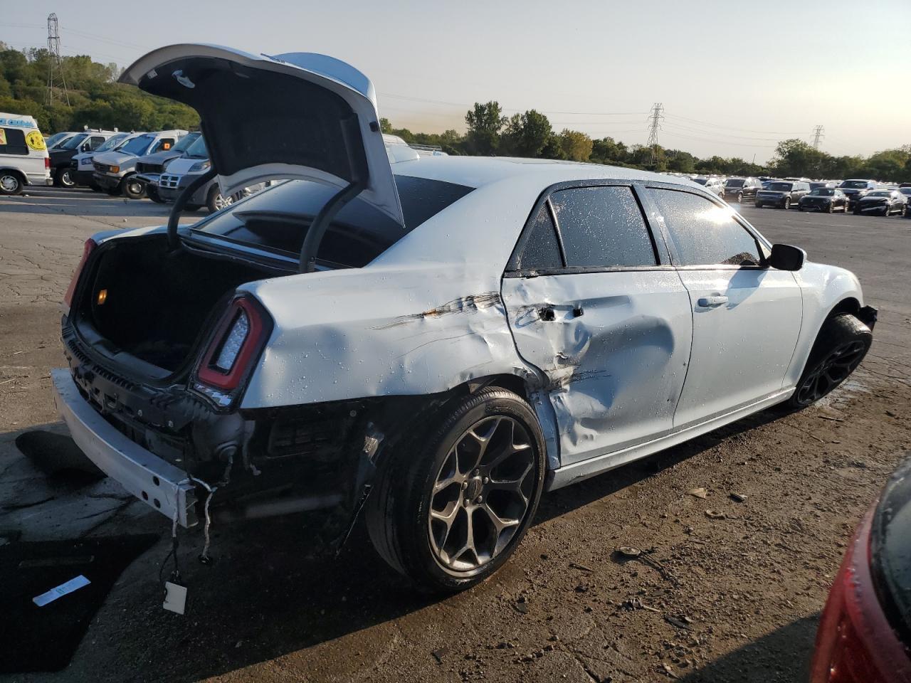 2020 Chrysler 300 S - Фото 3