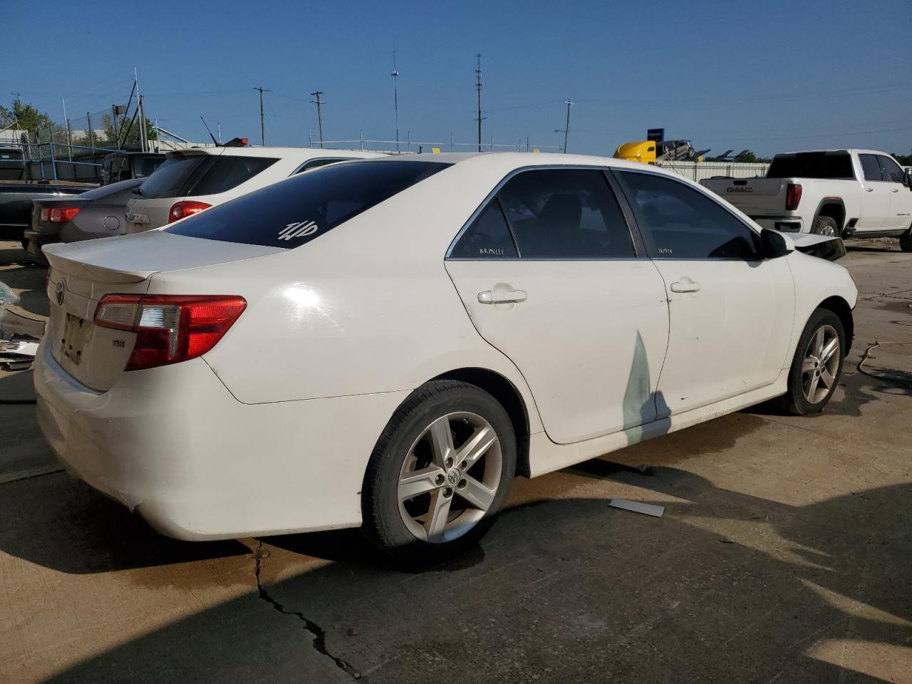 2014 Toyota Camry L - Image 3